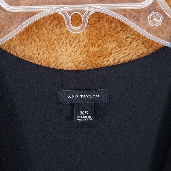 ANN TAYLOR Top Womens XS Black Pullover V-Neck Surplice Wrap Hi Lo Draped - Picture 2 of 7